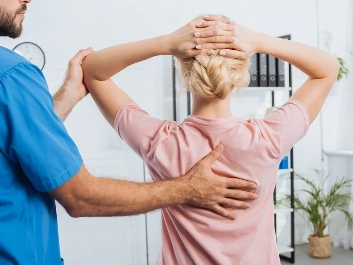 Professional Spinal Traction Therapy services by Arrowhead Clinic in McDonough, GA — licensed Chiropractor provider
